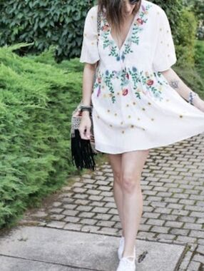 ZARA White Embroidered Boho Dress | Floral Folk Tunic | Size M